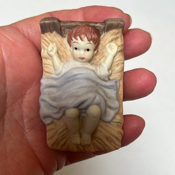 Vintage Christmas Nativity 5 Piece Set Porcelain - Picture 9 of 14